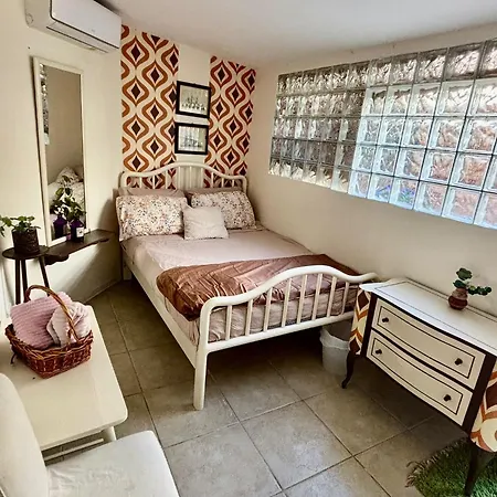 Apartman Cozy One Bedroom In *